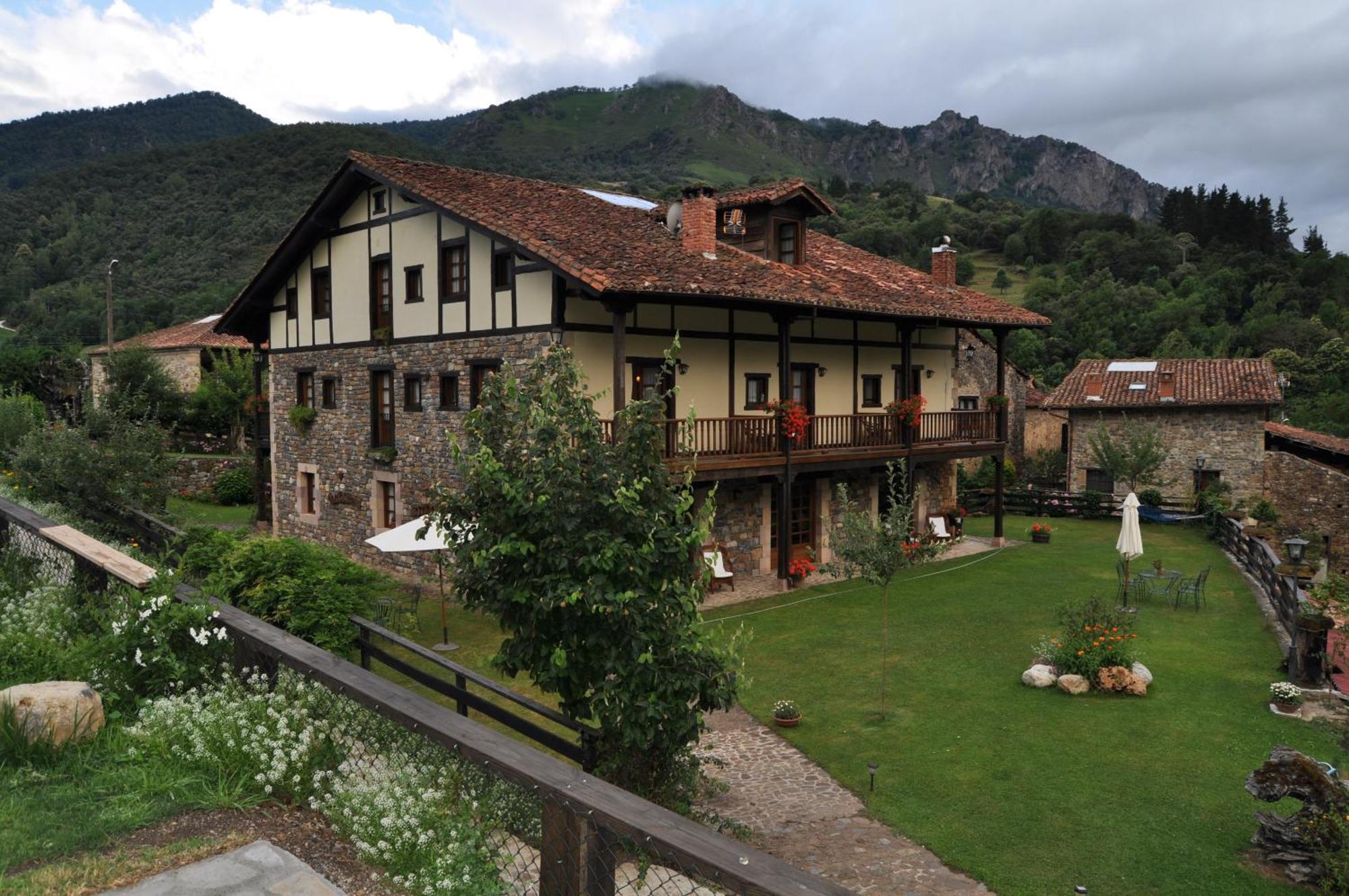 Posada San Pelayo Camaleno Exterior photo